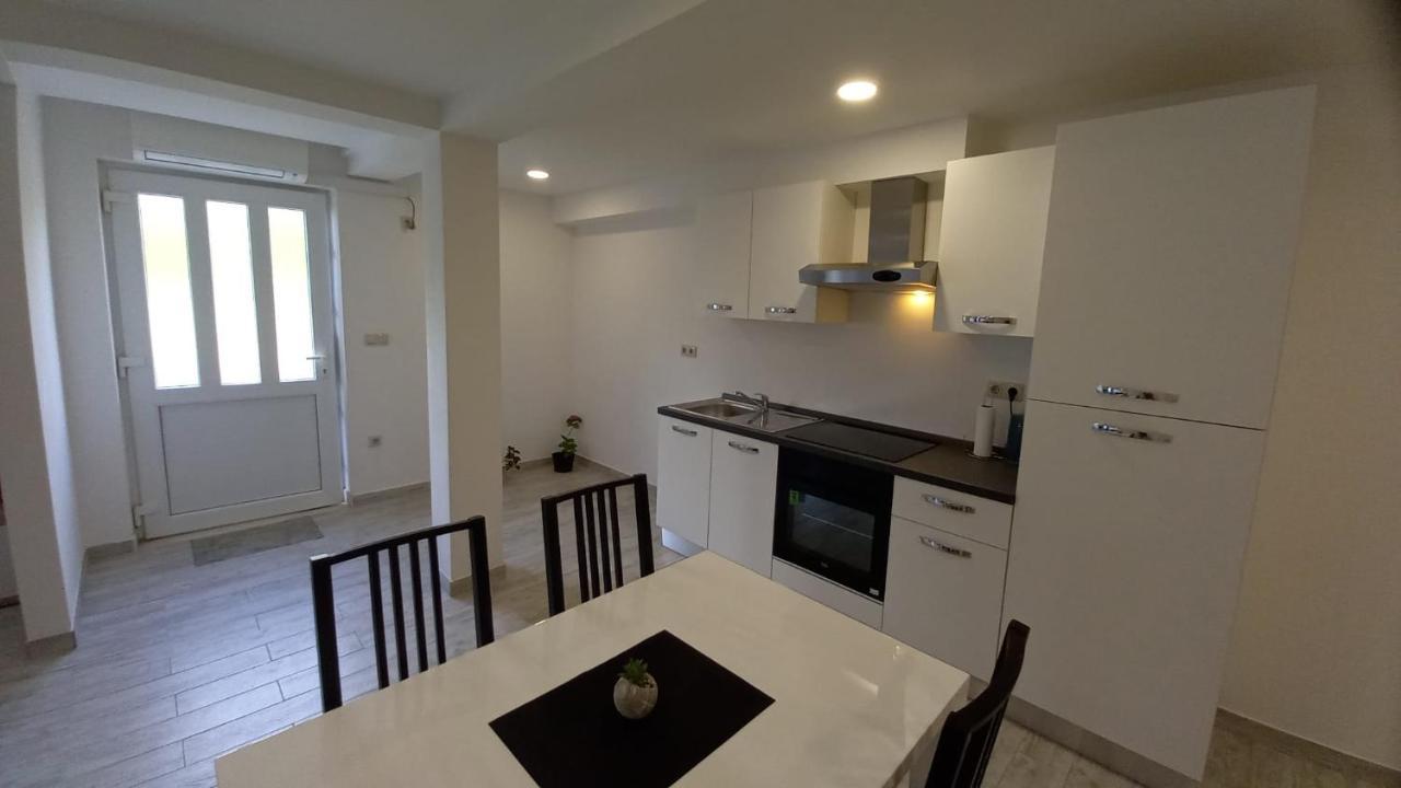 Apartments Mocici Luaran gambar