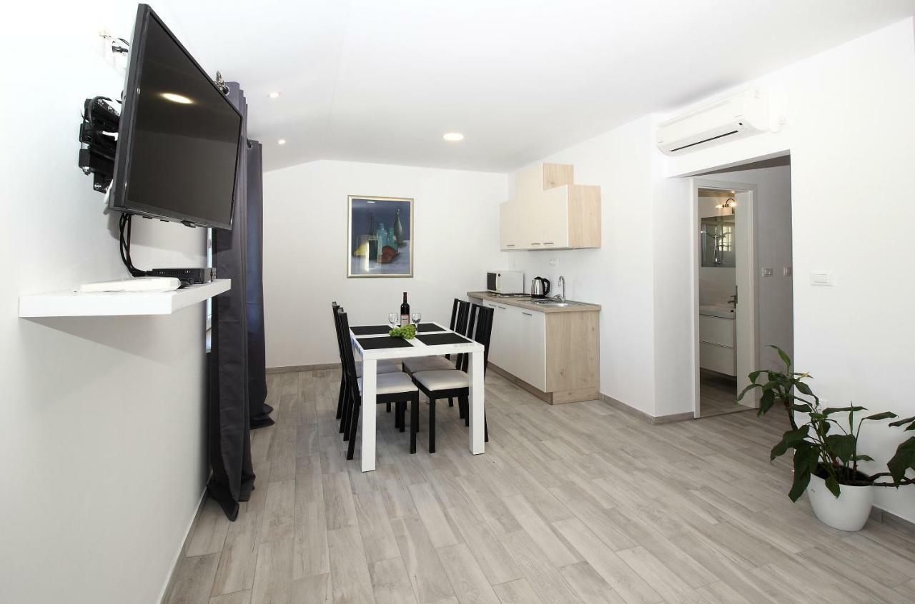 Apartments Mocici Luaran gambar